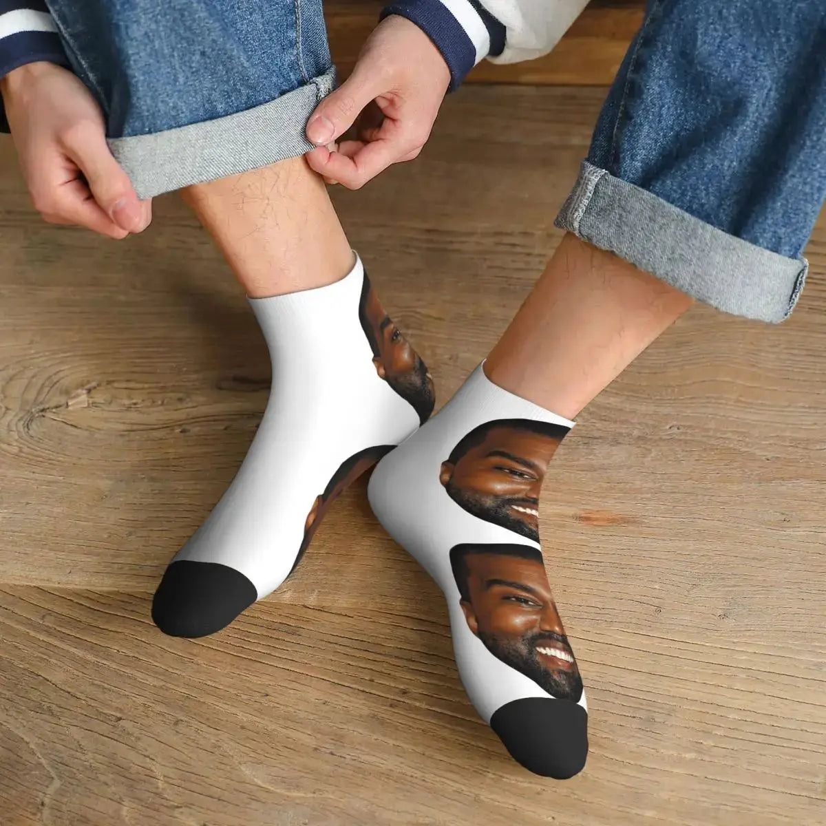 Kanye West meme Socks - FameFool.masks